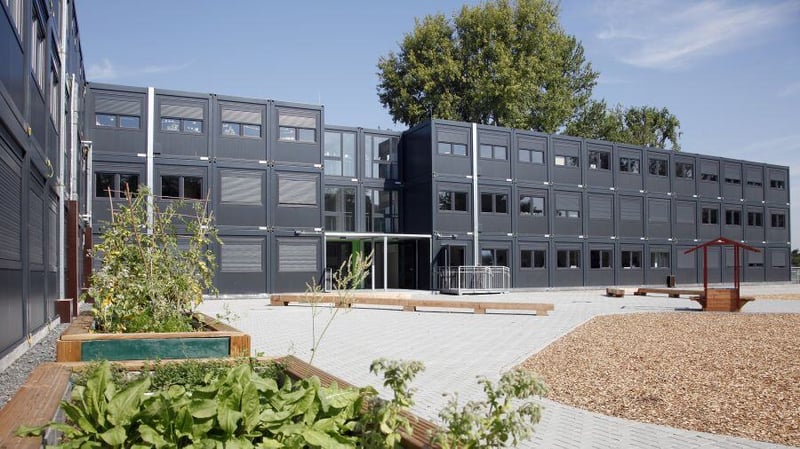 Franckeschule aus Variocontainern von Adapteo